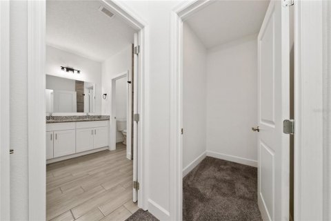 Adosado en venta en Davenport, Florida, 4 dormitorios, 171.31 m2 № 2206403 - foto 25