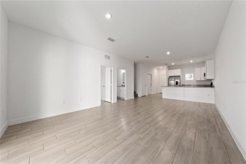 Adosado en venta en Davenport, Florida, 4 dormitorios, 171.31 m2 № 2206403 - foto 6