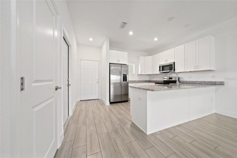 Adosado en venta en Davenport, Florida, 4 dormitorios, 171.31 m2 № 2206403 - foto 3