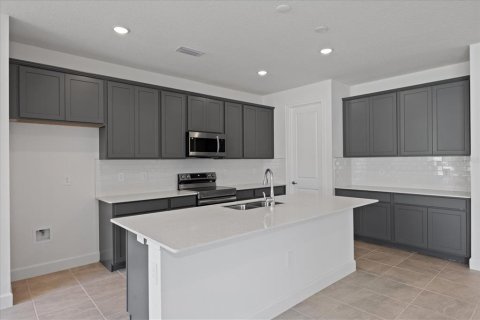 House in Venice, Florida 3 bedrooms, 168.25 sq.m. № 1112210 - photo 2