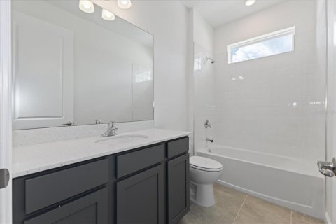House in Venice, Florida 3 bedrooms, 168.25 sq.m. № 1112210 - photo 14