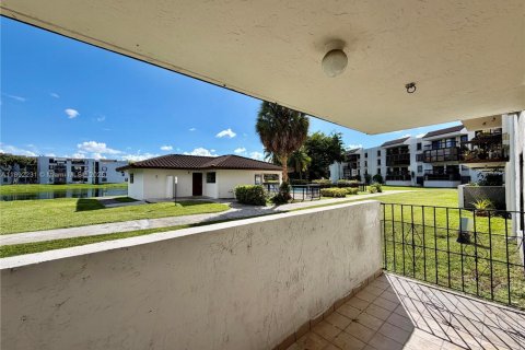Apartment in Miami, Florida 2 bedrooms, 108.7 sq.m. № 1944221 - photo 14