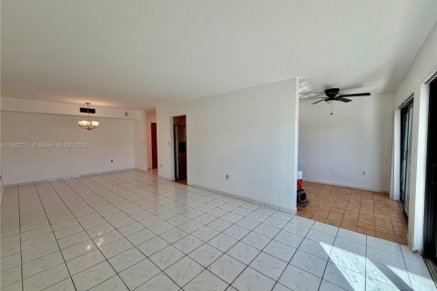 Apartment in Miami, Florida 2 bedrooms, 108.7 sq.m. № 1944221 - photo 3