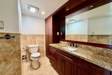 Apartment in Miami, Florida 2 bedrooms, 108.7 sq.m. № 1944221 - photo 9