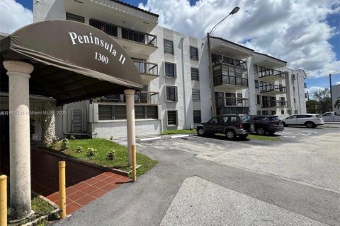 Apartment in Miami, Florida 2 bedrooms, 108.7 sq.m. № 1944221 - photo 1