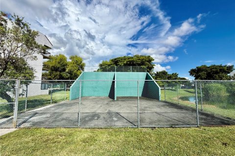 Apartment in Miami, Florida 2 bedrooms, 108.7 sq.m. № 1944221 - photo 18