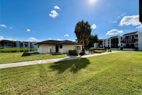 Apartment in Miami, Florida 2 bedrooms, 108.7 sq.m. № 1944221 - photo 19