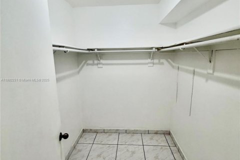 Apartment in Miami, Florida 2 bedrooms, 108.7 sq.m. № 1944221 - photo 7