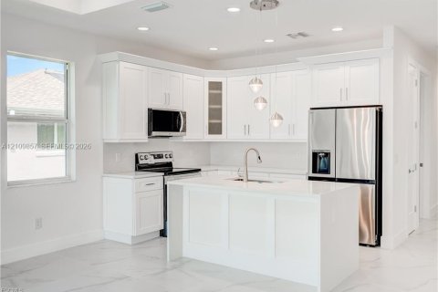 Villa ou maison à vendre à Cape Coral, Floride: 2 chambres, 118.17 m2 № 2431360 - photo 10