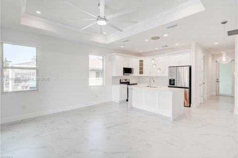 Villa ou maison à vendre à Cape Coral, Floride: 2 chambres, 118.17 m2 № 2431360 - photo 5