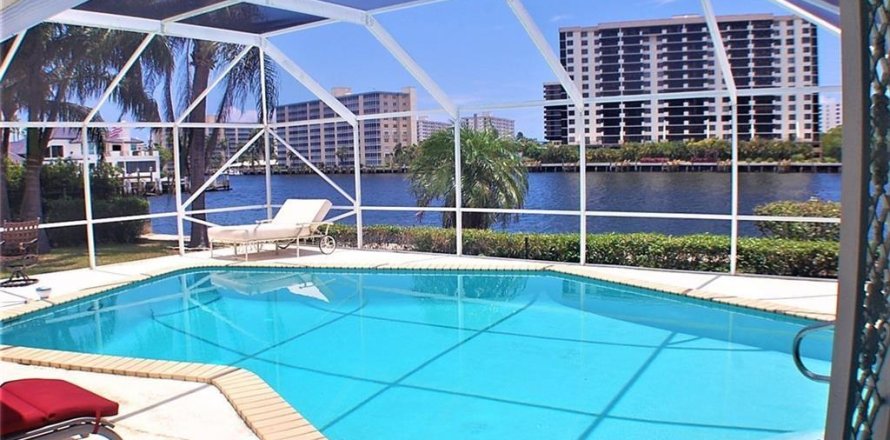 House in Boca Raton, Florida 3 bedrooms, 173.17 sq.m. № 1118673