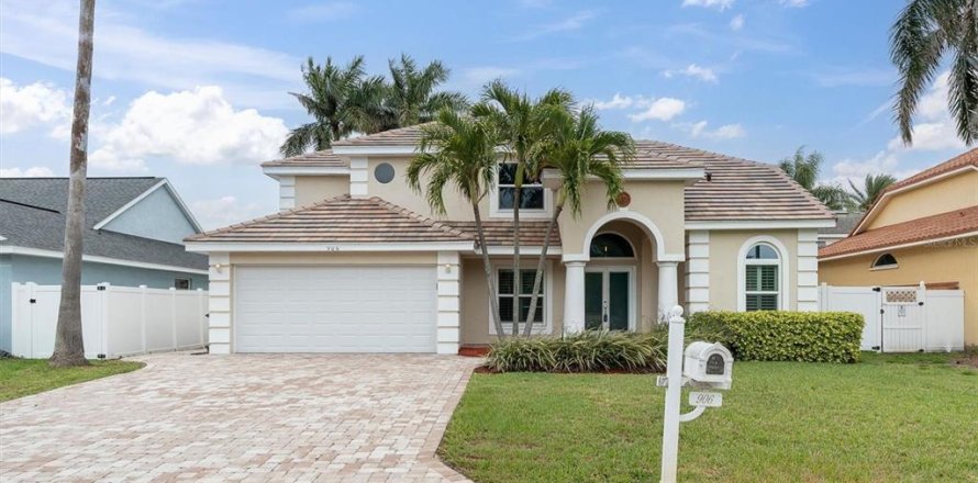 Villa ou maison à Tierra Verde, Floride 3 chambres, 206.24 m2 № 2223820