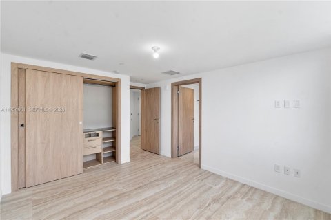 House in Bay Harbor Islands, Florida 3 bedrooms, 187.11 sq.m. № 2025853 - photo 22