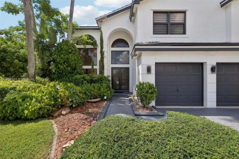 House in Miramar, Florida 5 bedrooms, 313.82 sq.m. № 1882528 - photo 2