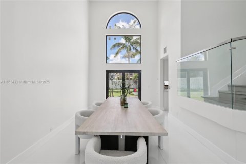House in Miramar, Florida 5 bedrooms, 313.82 sq.m. № 1882528 - photo 7