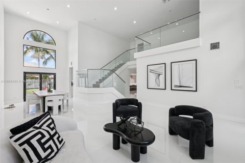 House in Miramar, Florida 5 bedrooms, 313.82 sq.m. № 1882528 - photo 14