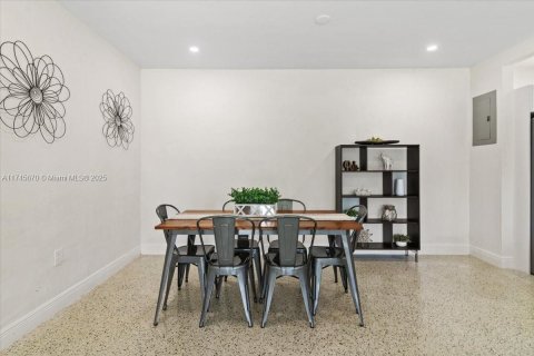 Villa ou maison à vendre à Miami, Floride: 3 chambres, 143.81 m2 № 1752493 - photo 11