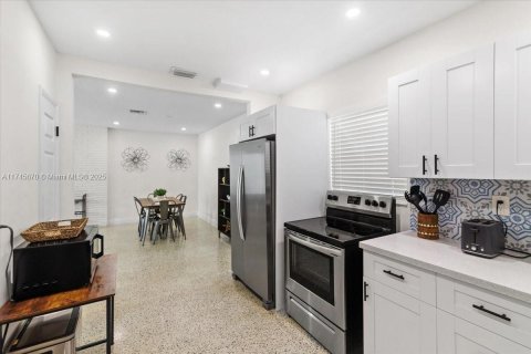 Villa ou maison à vendre à Miami, Floride: 3 chambres, 143.81 m2 № 1752493 - photo 18