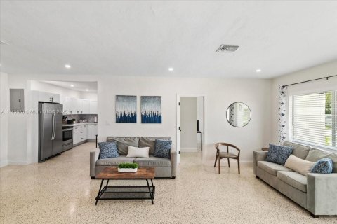 Villa ou maison à vendre à Miami, Floride: 3 chambres, 143.81 m2 № 1752493 - photo 5