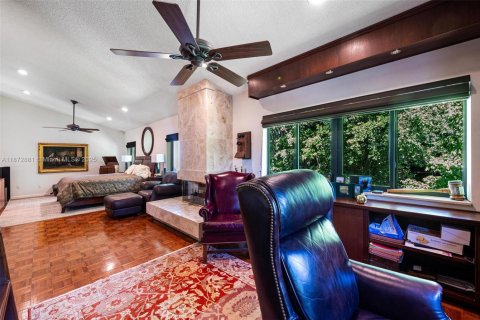 Villa ou maison à vendre à Miami, Floride: 3 chambres, 337.98 m2 № 1898067 - photo 19