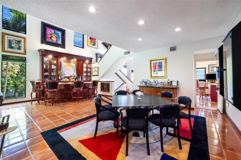 Villa ou maison à vendre à Miami, Floride: 3 chambres, 337.98 m2 № 1898067 - photo 6