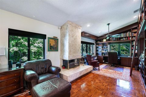 Villa ou maison à vendre à Miami, Floride: 3 chambres, 337.98 m2 № 1898067 - photo 16