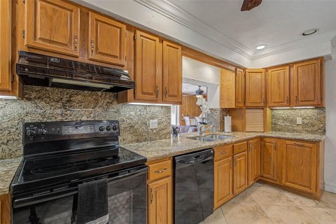 House in Palmetto Bay, Florida 4 bedrooms, 271.83 sq.m. № 2244063 - photo 6