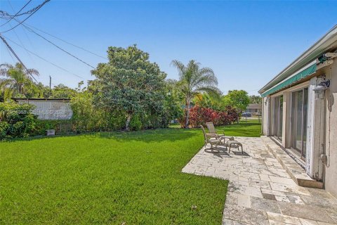 House in Palmetto Bay, Florida 4 bedrooms, 271.83 sq.m. № 2244063 - photo 19
