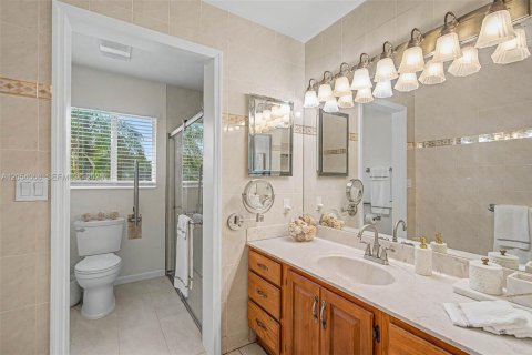 House in Palmetto Bay, Florida 4 bedrooms, 271.83 sq.m. № 2244063 - photo 13