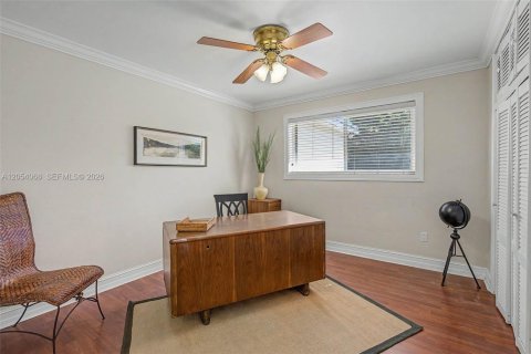 House in Palmetto Bay, Florida 4 bedrooms, 271.83 sq.m. № 2244063 - photo 17