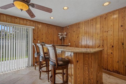 House in Palmetto Bay, Florida 4 bedrooms, 271.83 sq.m. № 2244063 - photo 10