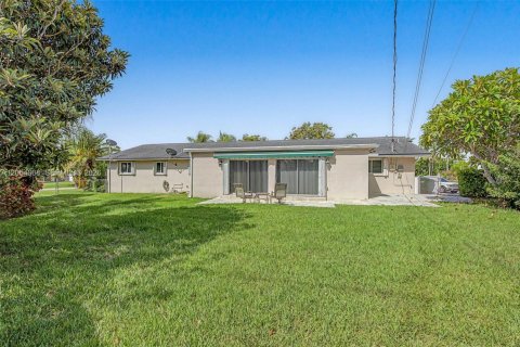 House in Palmetto Bay, Florida 4 bedrooms, 271.83 sq.m. № 2244063 - photo 20