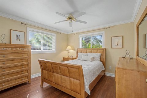 House in Palmetto Bay, Florida 4 bedrooms, 271.83 sq.m. № 2244063 - photo 15