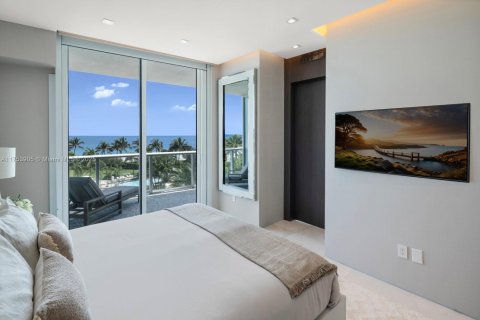Condominio en venta en Miami Beach, Florida, 3 dormitorios, 233 m2 № 1860343 - foto 15