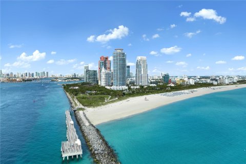Condominio en venta en Miami Beach, Florida, 3 dormitorios, 233 m2 № 1860343 - foto 29