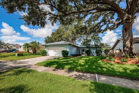 Casa en venta en Pinellas Park, Florida, 3 dormitorios, 128.11 m2 № 1885551 - foto 1