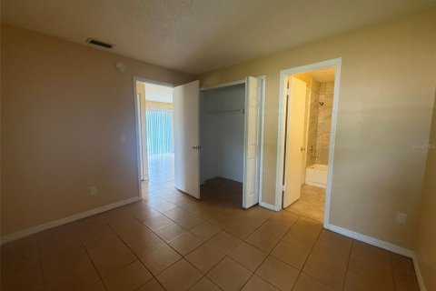 Apartamento en alquiler en Brandon, Florida, 2 dormitorios, 80.36 m2 № 1750158 - foto 11