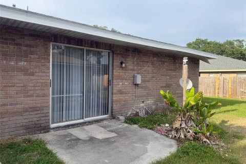 Apartamento en alquiler en Brandon, Florida, 2 dormitorios, 80.36 m2 № 1750158 - foto 2