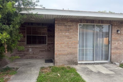 Apartamento en alquiler en Brandon, Florida, 2 dormitorios, 80.36 m2 № 1750158 - foto 1