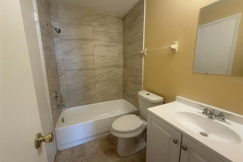 Apartamento en alquiler en Brandon, Florida, 2 dormitorios, 80.36 m2 № 1750158 - foto 9