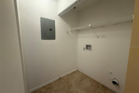 Apartamento en alquiler en Brandon, Florida, 2 dormitorios, 80.36 m2 № 1750158 - foto 8