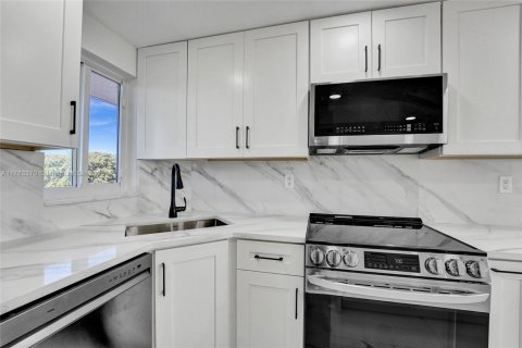 Copropriété à vendre à Pembroke Pines, Floride: 1 chambre, 74.32 m2 № 1738237 - photo 3