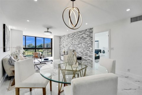Copropriété à vendre à Pembroke Pines, Floride: 1 chambre, 74.32 m2 № 1738237 - photo 14