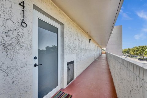Copropriété à vendre à Pembroke Pines, Floride: 1 chambre, 74.32 m2 № 1738237 - photo 24