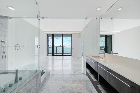 Condo in Miami, Florida, 3 bedrooms  № 1938451 - photo 20