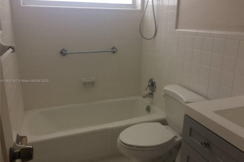 Снять в аренду кондоминиум в Ки-Бискейн, Флорида 1 спальня, 56.48м2, № 1974212 - фото 6