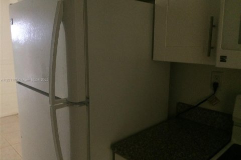 Снять в аренду кондоминиум в Ки-Бискейн, Флорида 1 спальня, 56.48м2, № 1974212 - фото 8