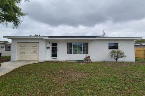 Villa ou maison à Saint Petersburg, Floride 2 chambres, 98.38 m2 № 2313404