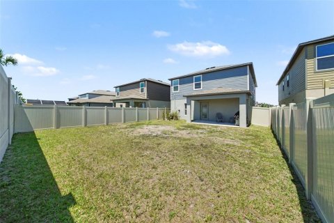 House in Zephyrhills, Florida 5 bedrooms, 205.96 sq.m. № 2223512 - photo 27