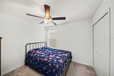 House in Zephyrhills, Florida 5 bedrooms, 205.96 sq.m. № 2223512 - photo 15